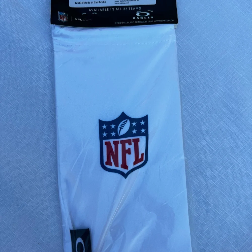 Oakley White NFL Logo Microfiber Bag